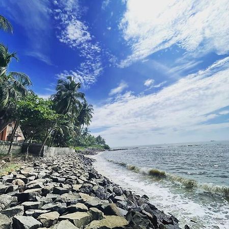 Baywatch By Grha - A Picturesque Beachfront Villa Calicut Exterior foto