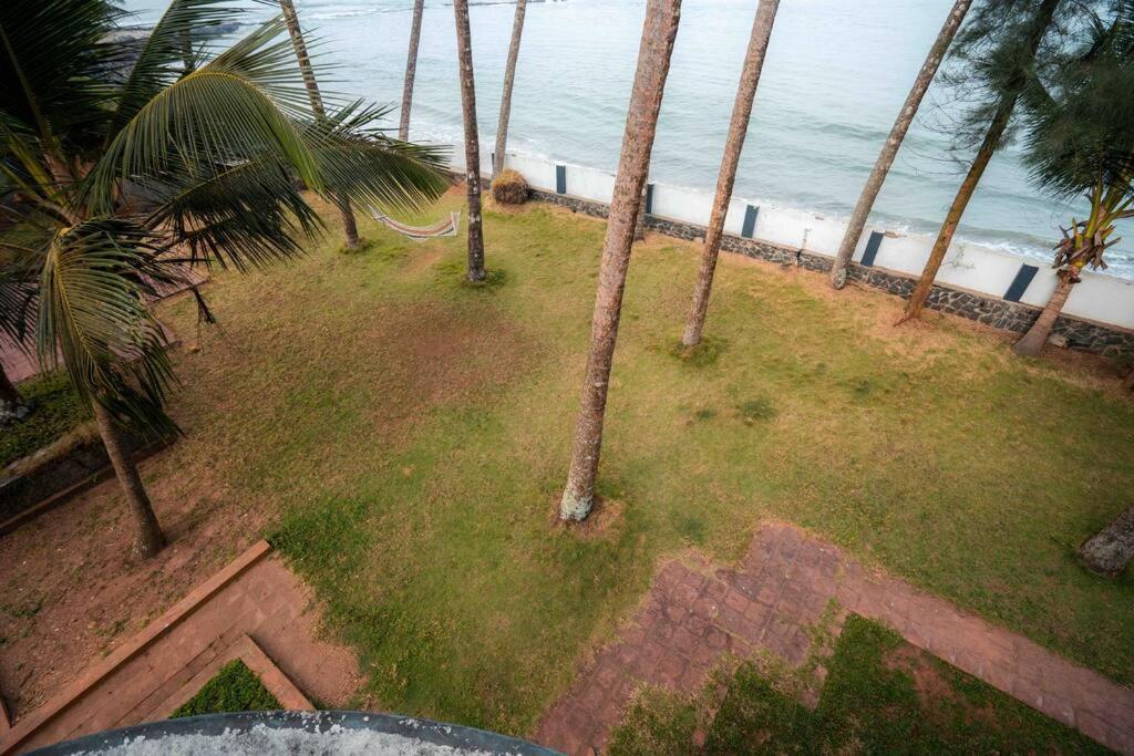 Baywatch By Grha - A Picturesque Beachfront Villa Calicut Exterior foto
