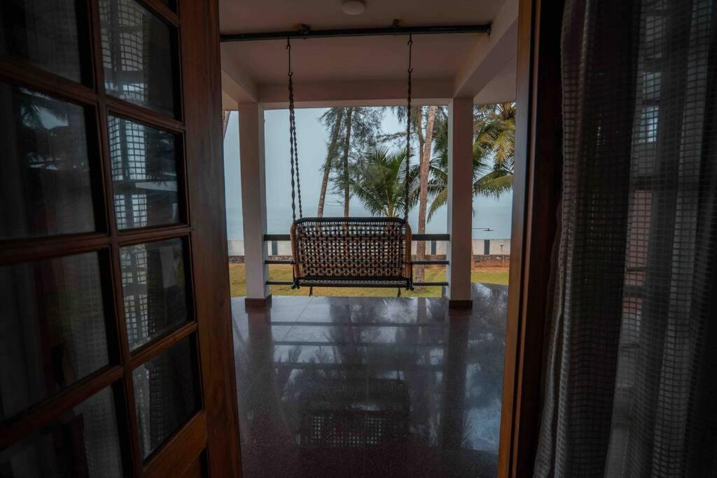 Baywatch By Grha - A Picturesque Beachfront Villa Calicut Exterior foto