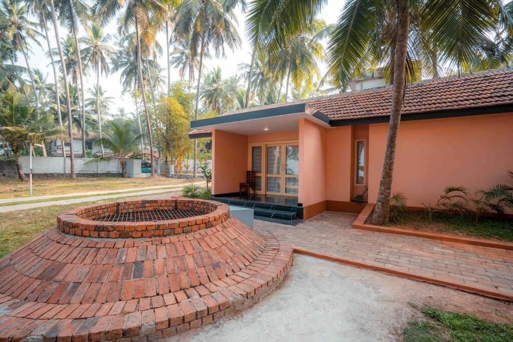 Baywatch By Grha - A Picturesque Beachfront Villa Calicut Exterior foto